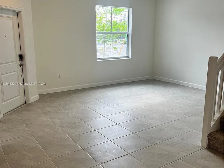 SW 232nd Ln — Photo 6