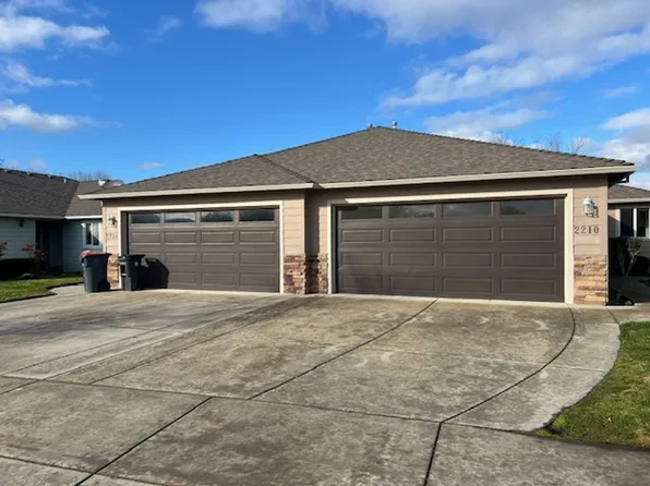 2210-2214 Arlington, 2210 Arlington Dr #2214, Medford, OR 97501