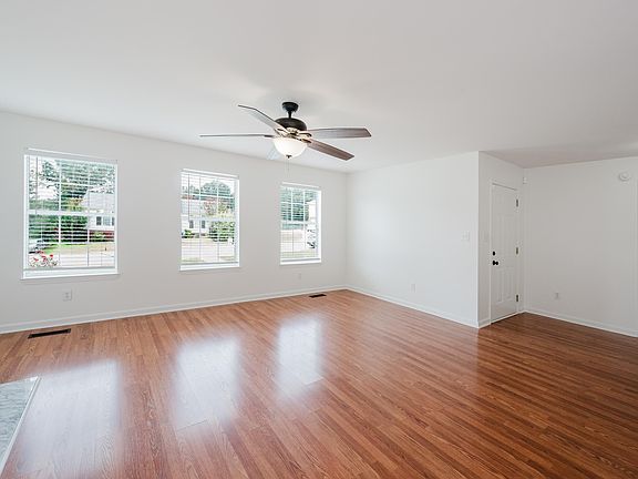 4th image of 1761 Sweetwater Way