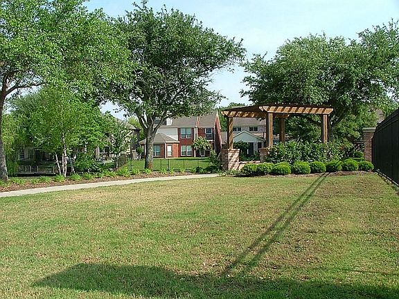 3rd image of 15342 Oyster Creek Ln
