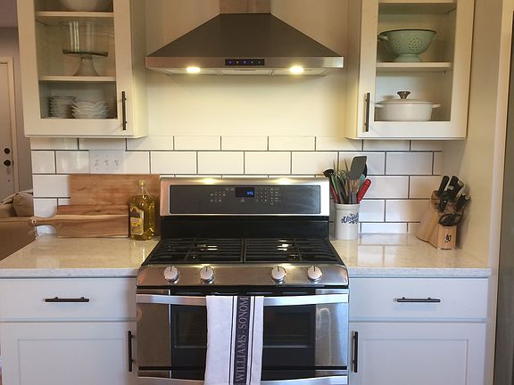 Gas range double oven