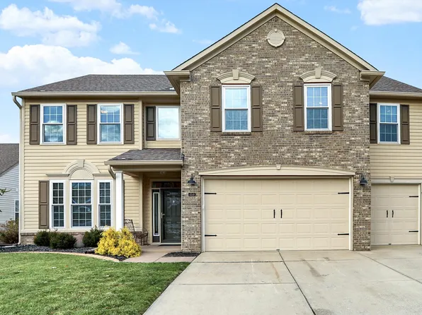 4548 W Woodtrail Ct, New Palestine, IN 46163