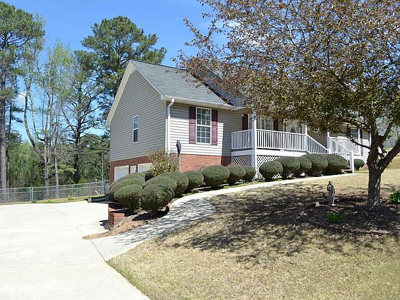 3rd image of 115 Oak Hill Dr