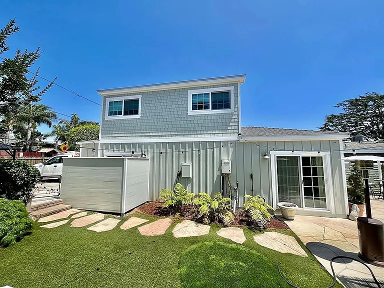 6235 W 83rd Pl — Photo 1