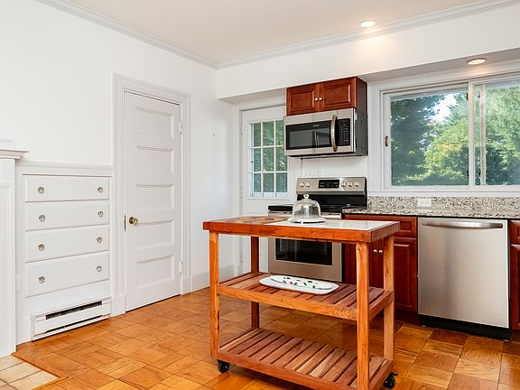 2nd image of 19 Norwood Farms Rd #2R