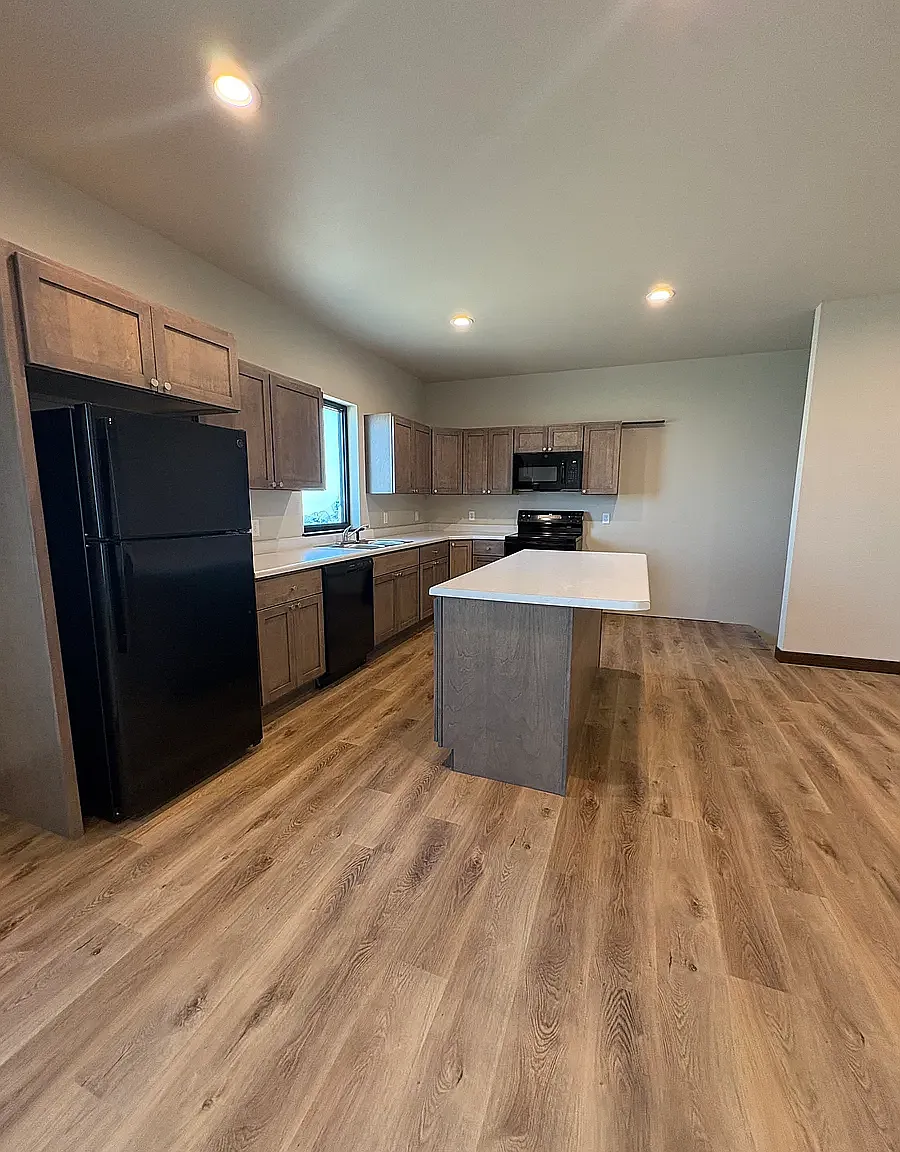 4 bed, $2,095 — Photo 4