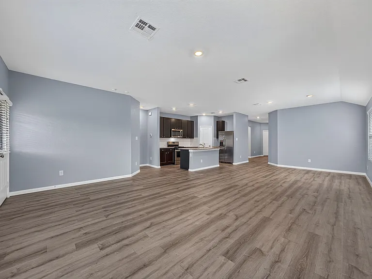 10639 Vinateros Dr — Photo 10