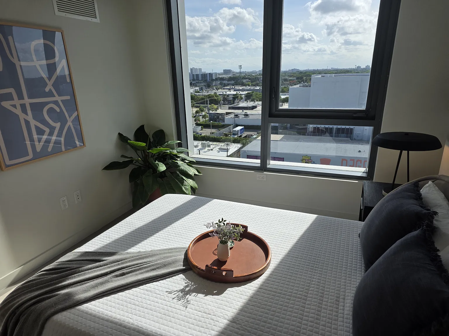 1 bed, 646 sqft, $2,430 — Photo 3