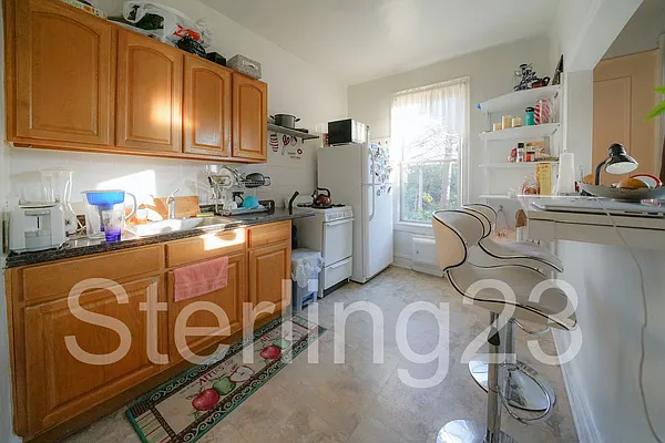 Rented by Sterling Realty Solution Inc | media 10