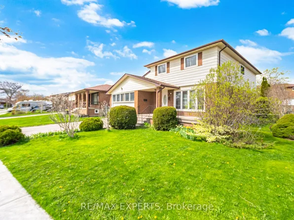 479 Louis Dr, Mississauga, ON L5B 2J5