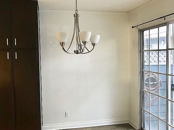 4th image of 10916 Moorpark St APT 1
