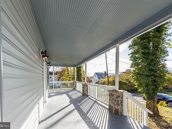 5th image of 5105 Ivanhoe Ave