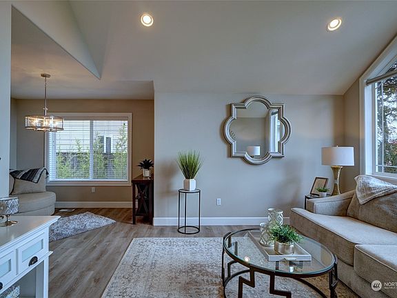 5th image of 16426 136th Avenue E
