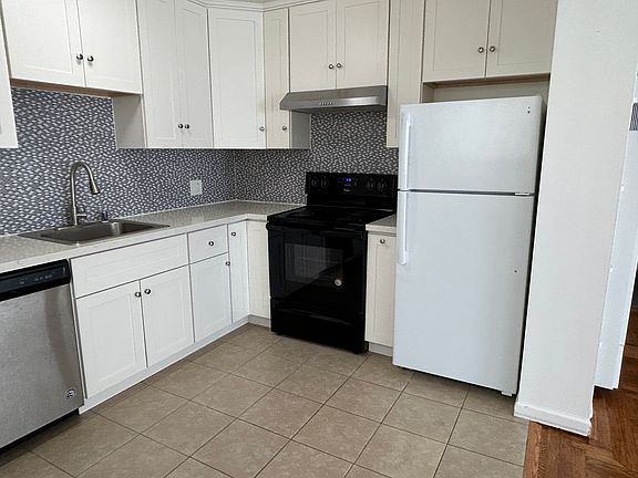 2nd image of 505 36th Ave APT 2