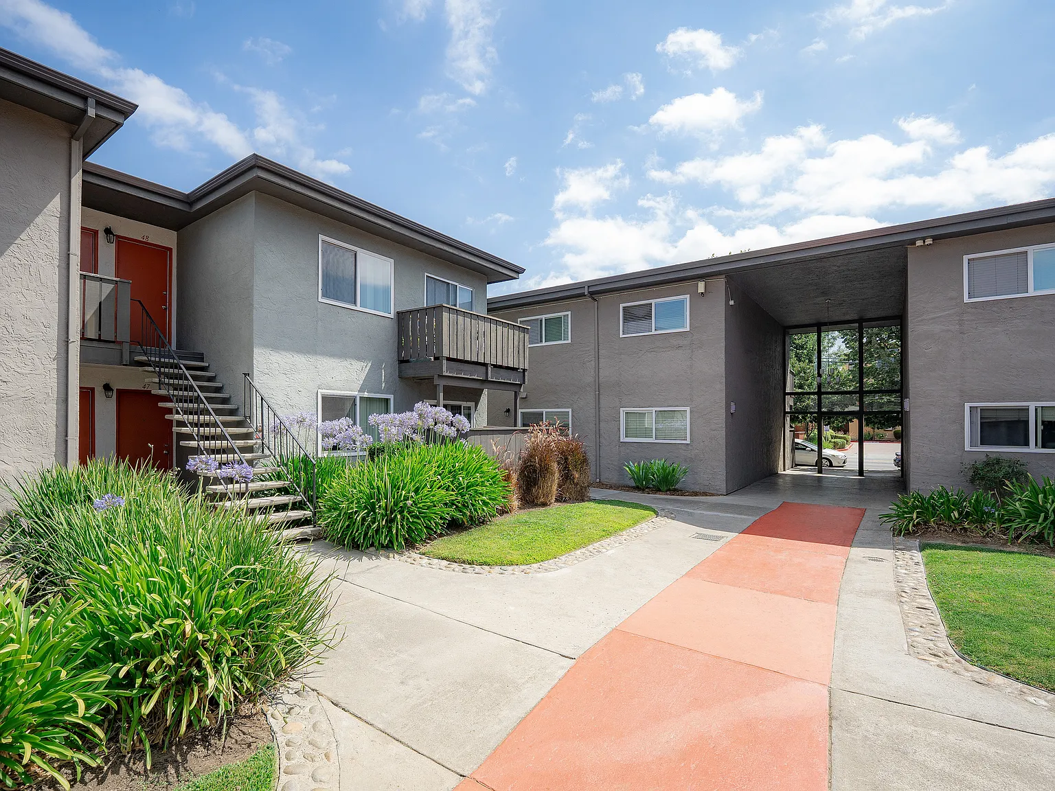 Oliva Apartments — Photo 1