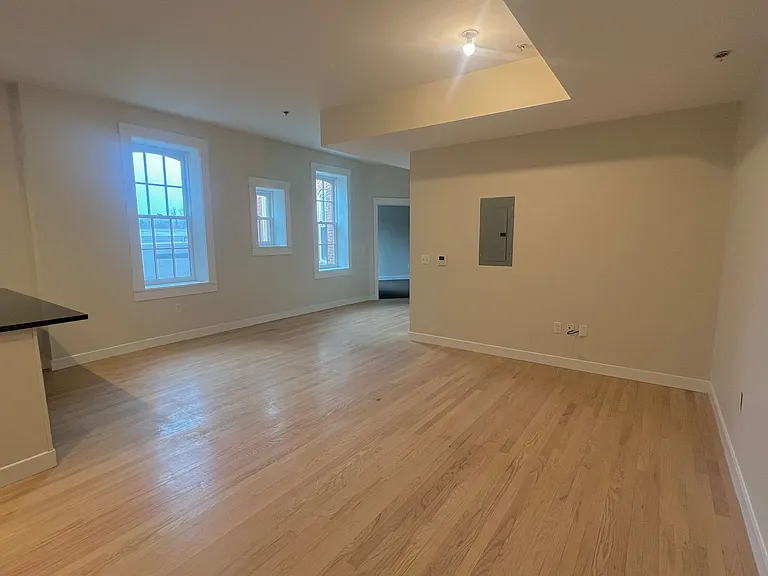 359 Main St #305 — Photo 6