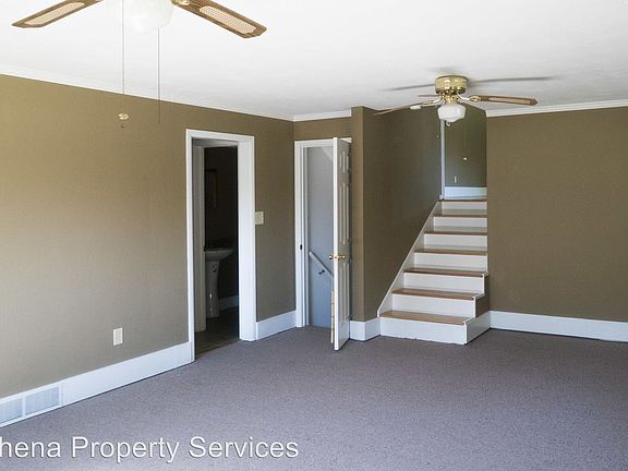 3rd image of 2546 Meadow Ln