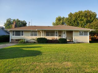 1206 W Elm St, Chanute, KS 66720