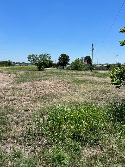 2nd image of 1005 Country Club Rd #See