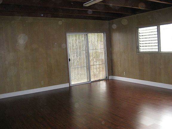 family room to yard & patio