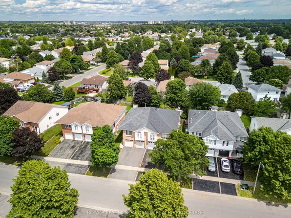 653 Barnsley Cres, Kingston, ON K7M 8X4