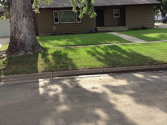 4th image of 608 N Logan St