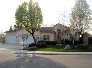 2362 McKelvy Ave, Clovis, CA 93611