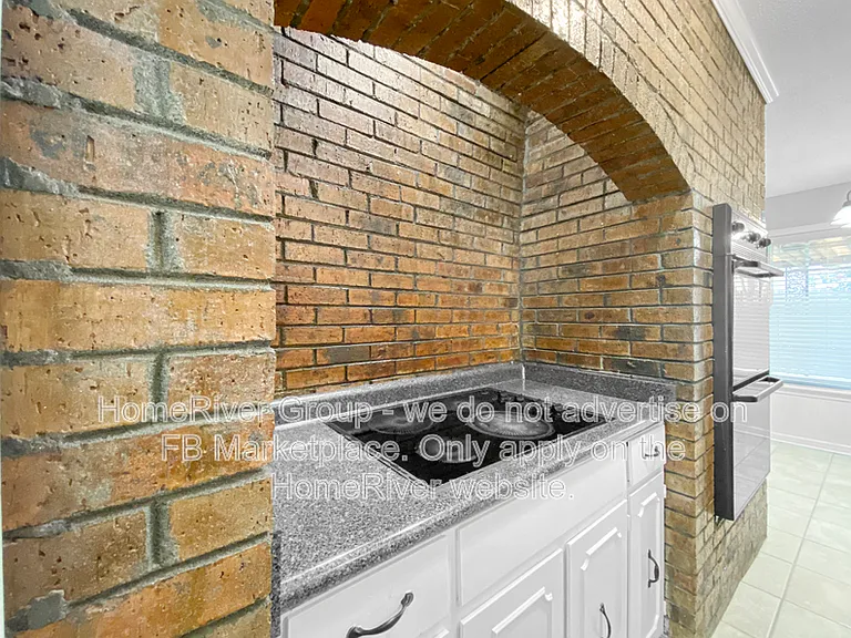 3106 Yates St — Photo 7