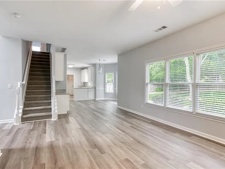 355 Lamme Chase — Photo 10