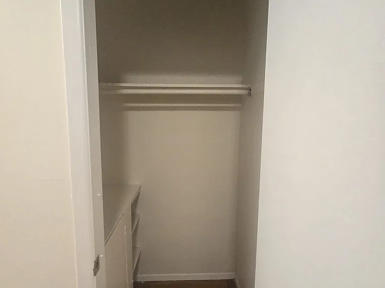 31-28 29th St #4F — Photo 9