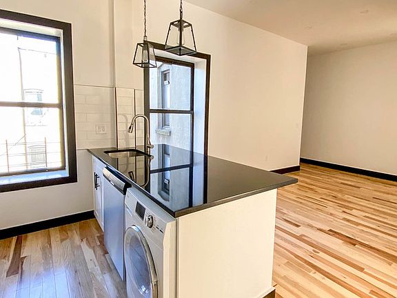 4th image of 530 W 142nd St #54