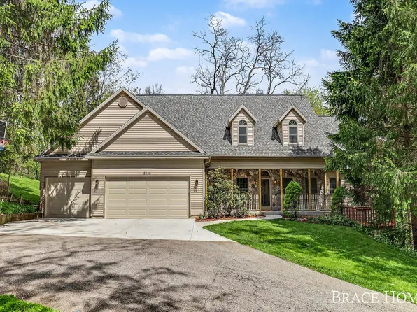 2155 Timber Valley Dr NE, Grand Rapids, MI 49525