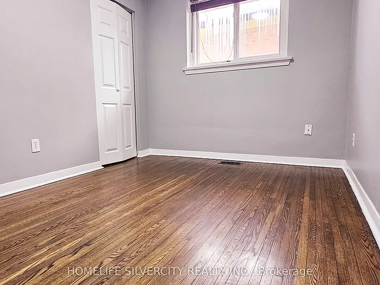 31 Windermere Ct #UPPER — Photo 18