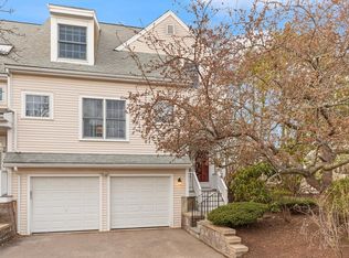 72 Putnam St #72, Needham Heights, MA 02494