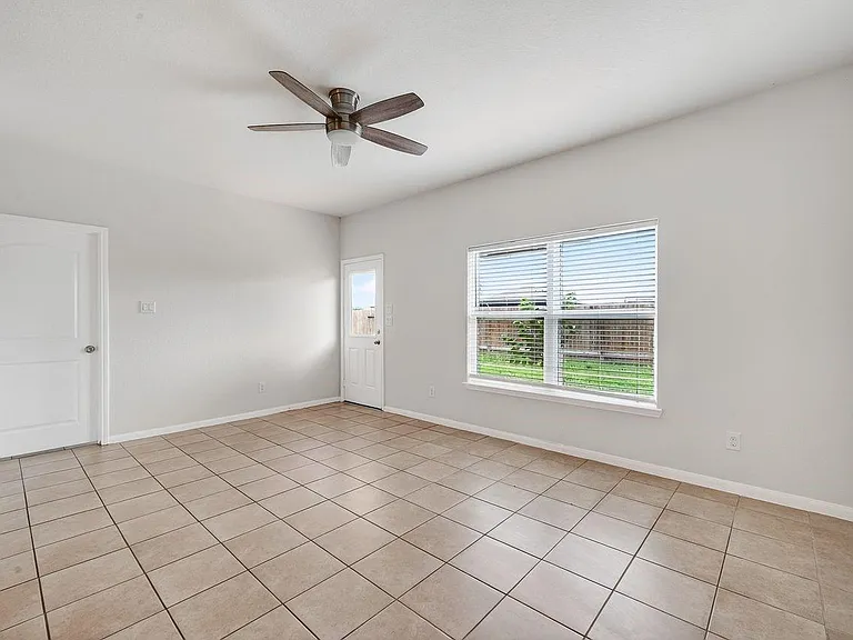 228 Elm Patch Dr — Photo 17