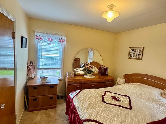 5th image of 11322 S Avenue G