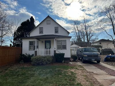 3 Clarendon Street, Dix Hills, NY, 11746