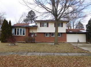 4957 Shadwell Dr, Dayton, OH 45416
