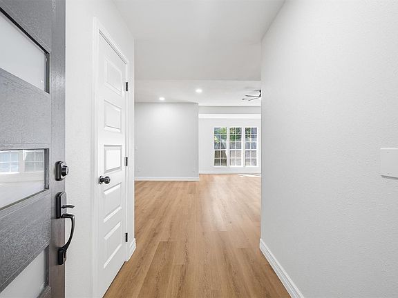 5th image of 3 Still Corner Pl