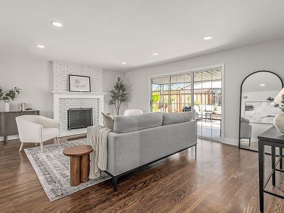 4th image of 1833 Rosswood Dr