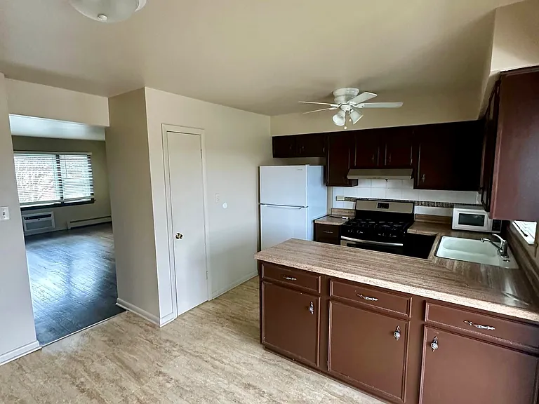 4530 Prairie Ave #C — Photo 3