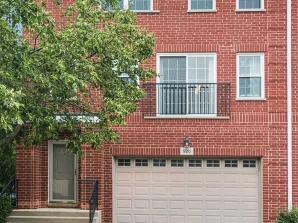 926 Bromley Pl, Northbrook, IL 60062