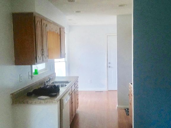 4th image of 145 Lucy Dr