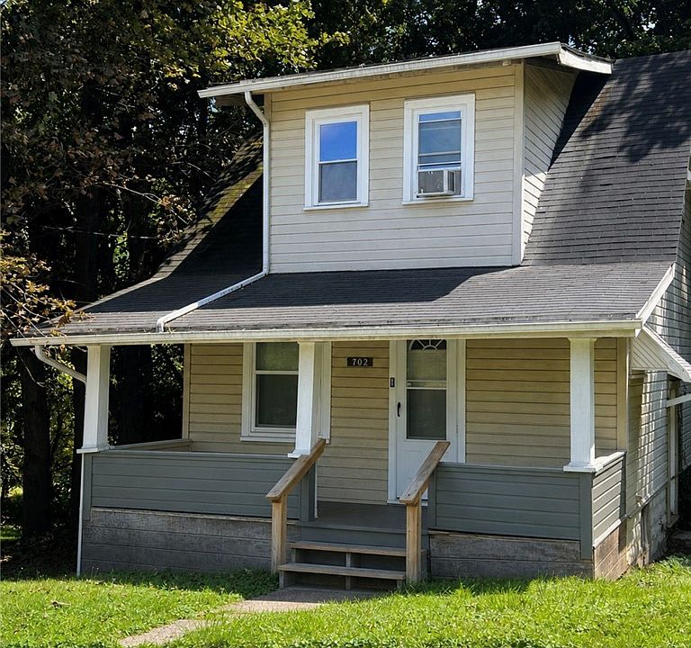 1st image of 702 W Thornton St