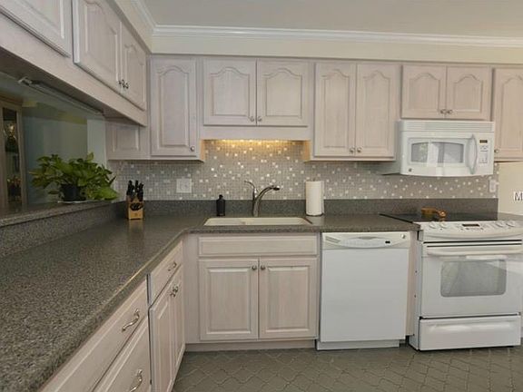3rd image of 1211 Winterberry Ln