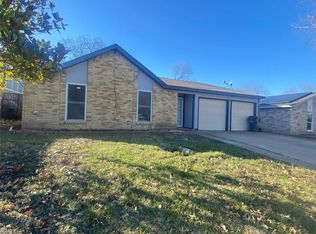 2414 Clearwood Dr, Arlington, TX 76014