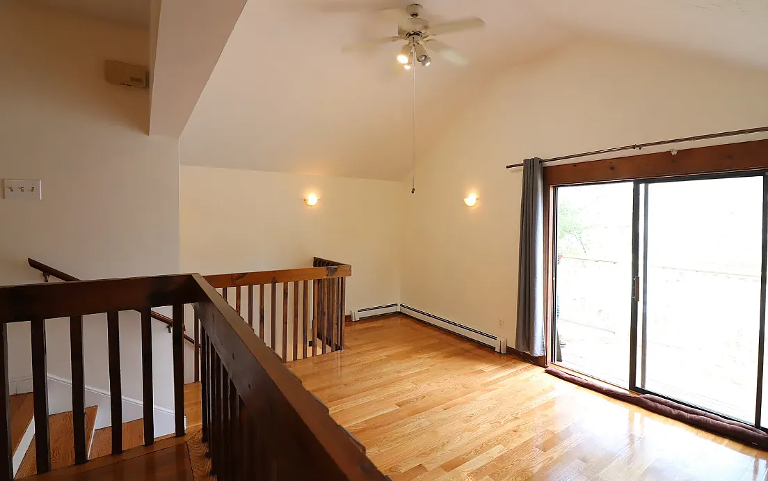 4 bed, 9999 sqft, $4,500 — Photo 3
