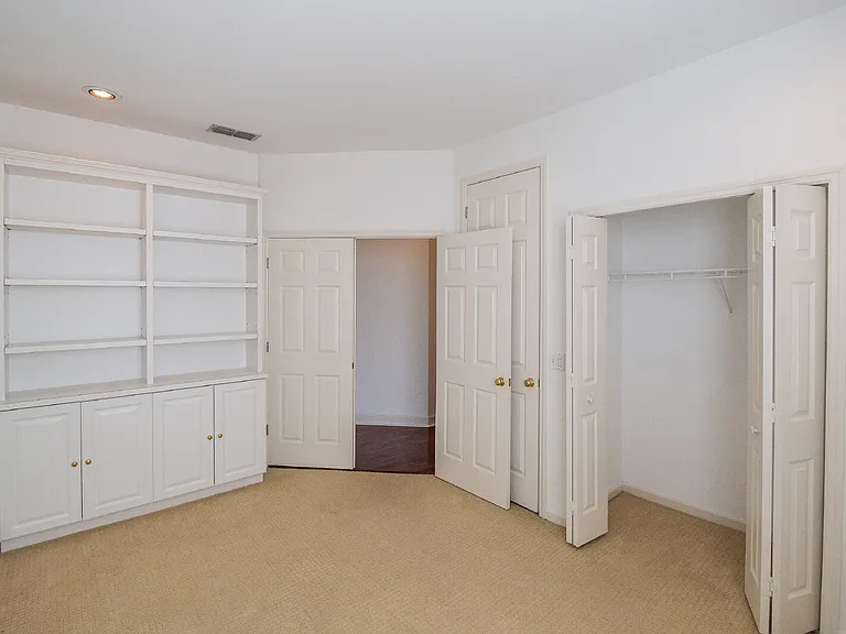 447 Enclave Pl — Photo 19