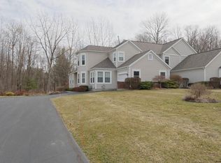 121 Killarney Dr, Niskayuna, NY 12309