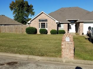 1803 Waterton Cir, Whitehouse, TX 75791